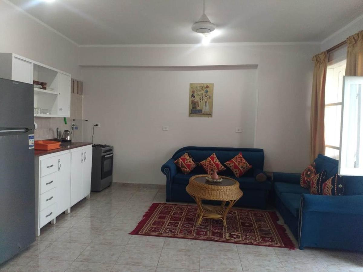 Adam Apartments Луксор Екстериор снимка