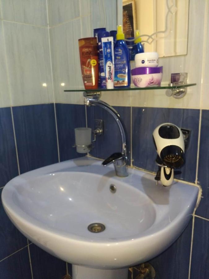 Adam Apartments Луксор Екстериор снимка
