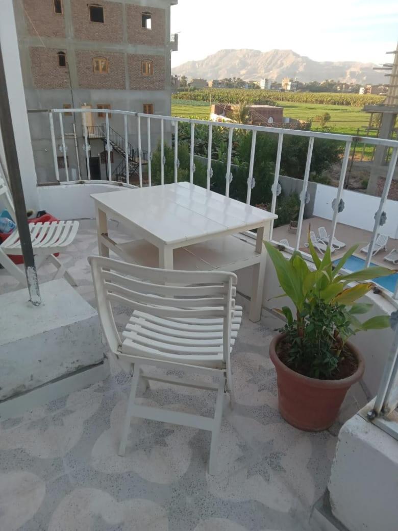 Adam Apartments Луксор Екстериор снимка