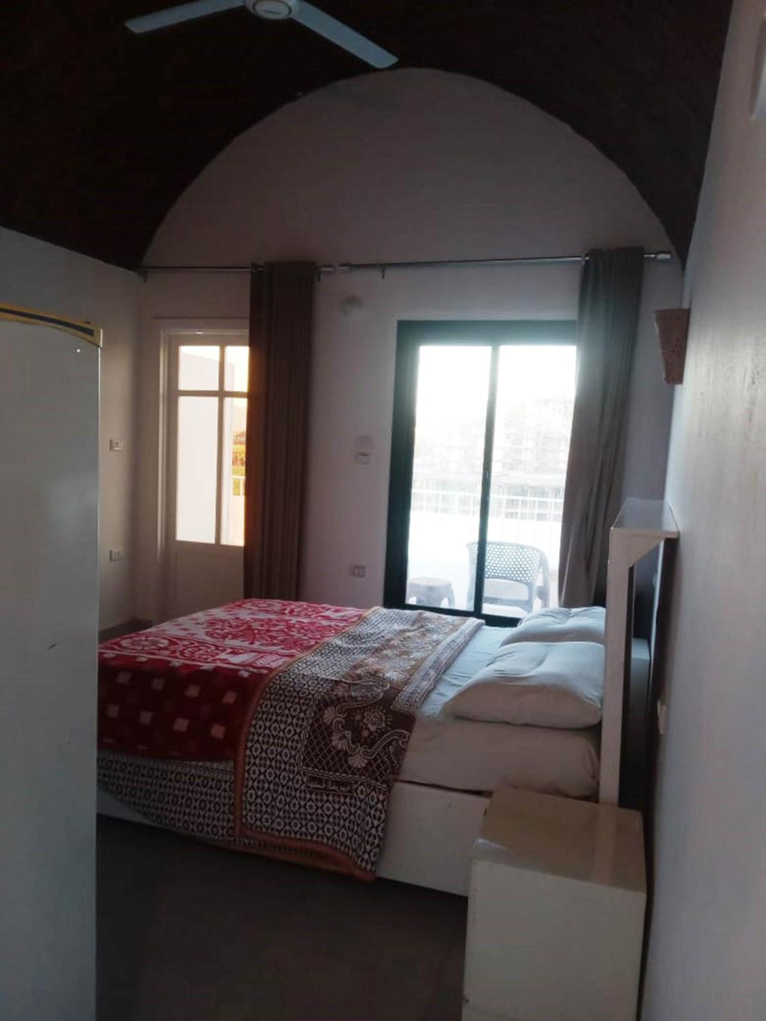 Adam Apartments Луксор Екстериор снимка